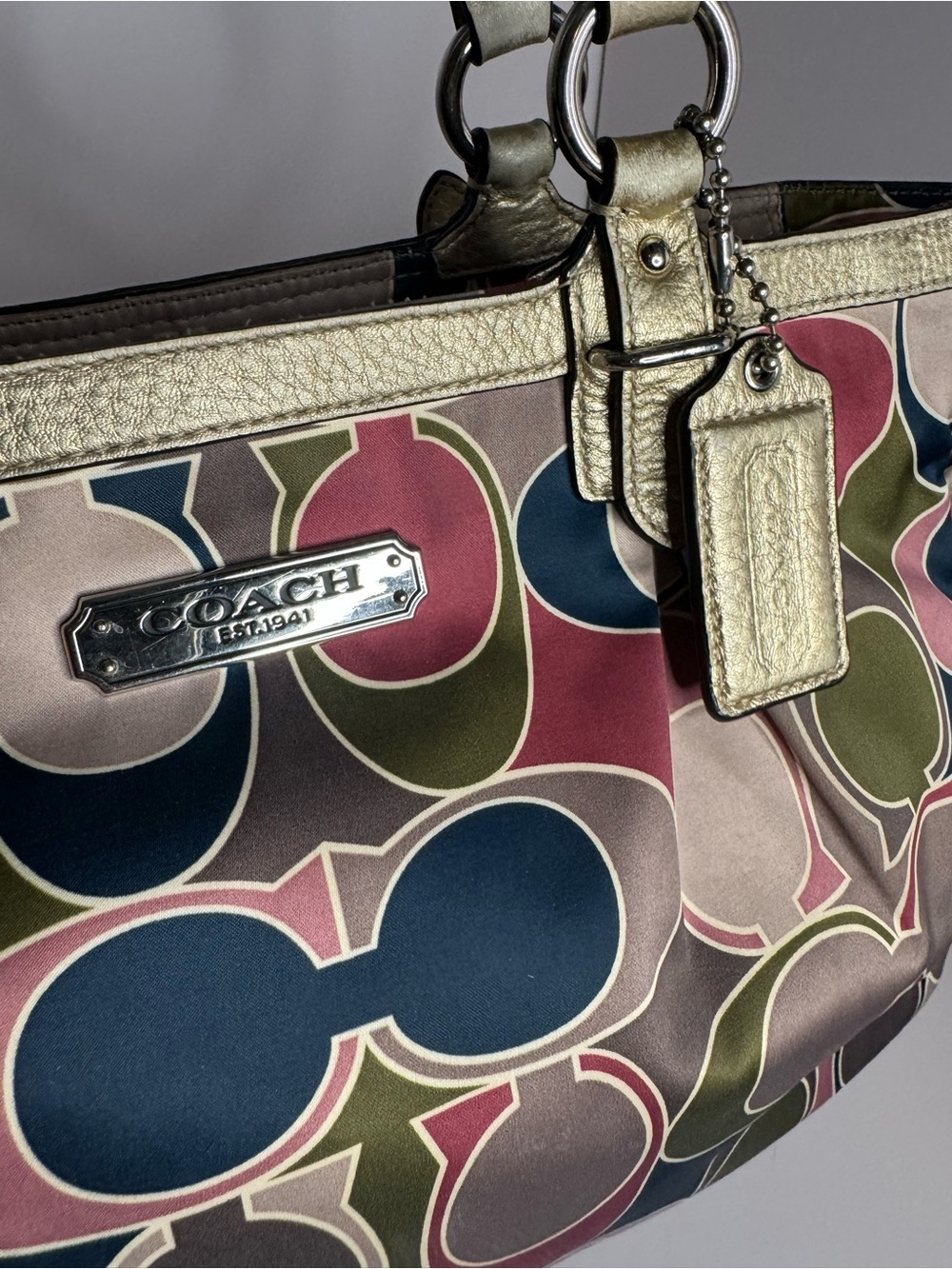 #300 Coach Signature Gallery Scarf Sateen Shoulder Tote Bag - Picture 2 of 15